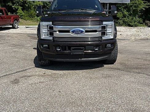 Used 2019 Ford F250 Limited AWD/4WD image 2
