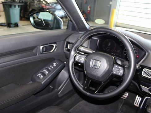 Used 2023 Honda Civic Sport image 23