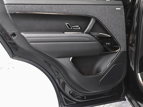 Used 2023 Land Rover Range Rover Sport SE Dynamic image 11