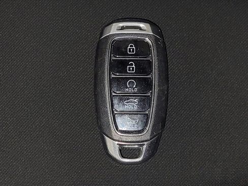 Used 2022 Hyundai Elantra SEL FWD image 32