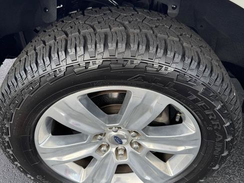 Used 2016 Ford F150 Platinum w/ Equipment Group 701A Luxury AWD/4WD image 9