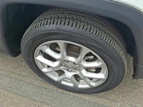 Used 2022 Jeep Compass Latitude w/ Sun and Sound Group image 9