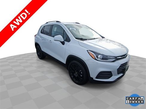 Certified 2022 Chevrolet Trax LT w/ Driver Confidence Package image 2