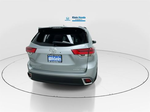 Used 2017 Toyota Highlander Limited Platinum w/ Carpet Mat Package image 9