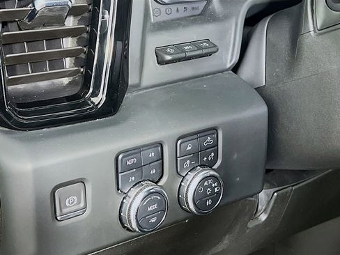 Used 2024 GMC Sierra 2500 AT4X AWD/4WD image 8