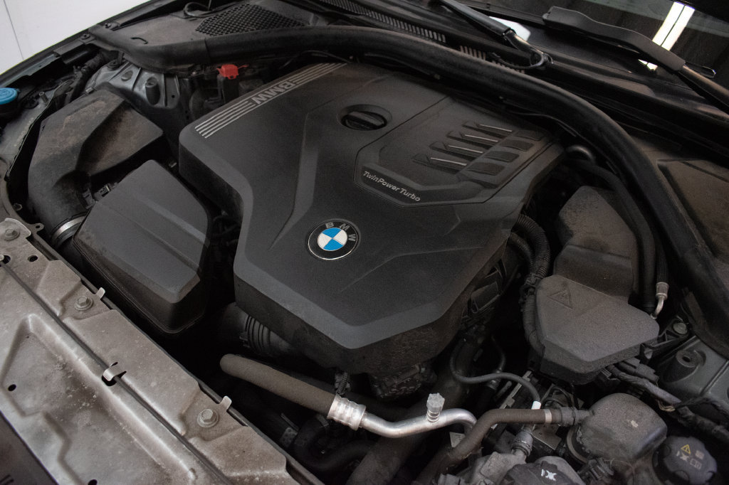 Used 2023 BMW 330i xDrive Sedan w/ Premium Package AWD/4WD image 10