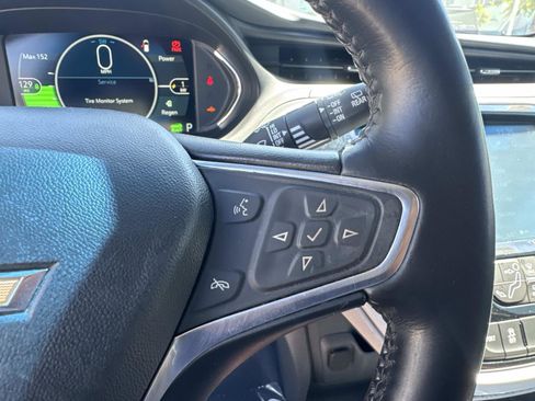Used 2019 Chevrolet Bolt Premier w/ Infotainment Package FWD image 19