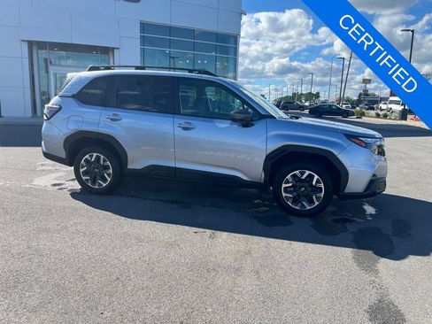 Used 2026 Subaru Forester Premium AWD/4WD image 2