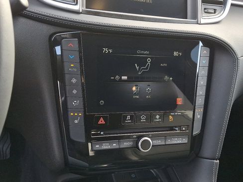 Certified 2023 INFINITI QX50 Luxe image 16