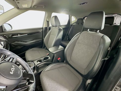 Used 2025 Kia Seltos S image 13