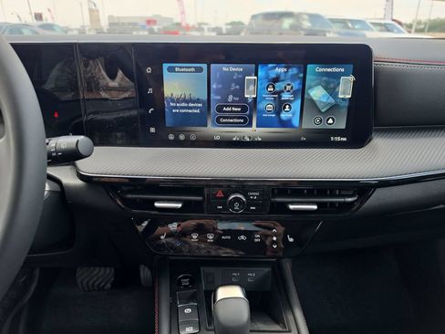 New 2026 Nissan Kicks SR w/ Cold Weather Package FWD image 16
