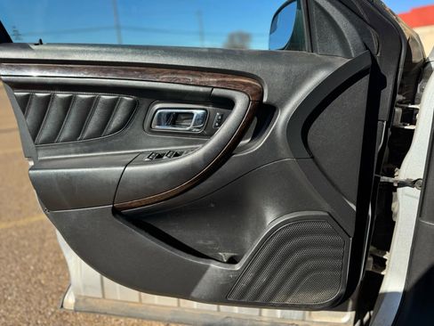 Used 2014 Ford Taurus Limited image 11