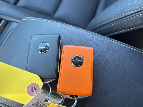 Certified 2025 Volvo XC40 B5 Plus image 25