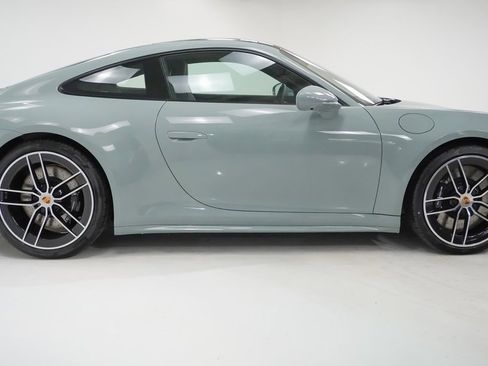 New 2026 Porsche 911 Carrera 4S image 9