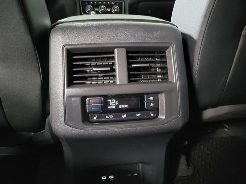 Used 2021 Volkswagen Atlas SEL Premium image 24