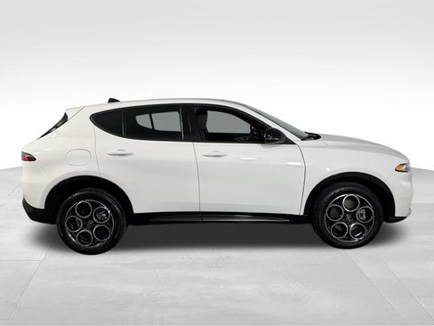 Used 2025 Alfa Romeo Tonale AWD/4WD image 4