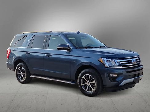 Used 2020 Ford Expedition XLT w/ Equipment Group 202A AWD/4WD image 2