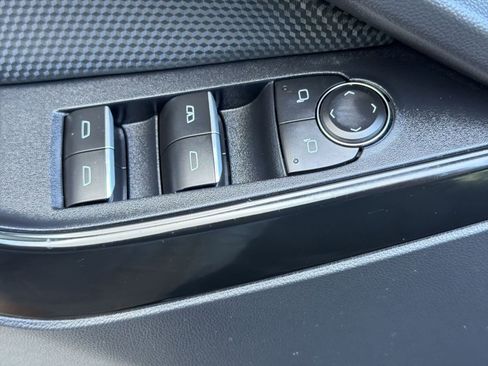 Used 2026 Chevrolet Equinox RS FWD image 21