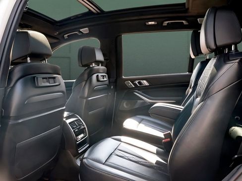 Used 2021 BMW ALPINA XB7 image 18