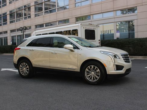 Used 2017 Cadillac XT5 Luxury w/ Driver Awareness Package image 2