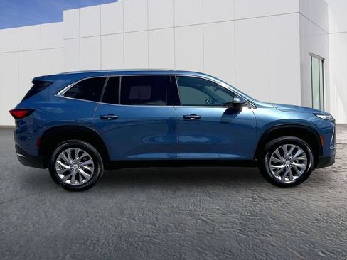 Used 2025 Buick Enclave Preferred AWD/4WD image 8