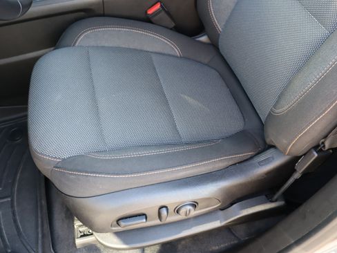 Used 2019 Chevrolet Traverse LT FWD image 17