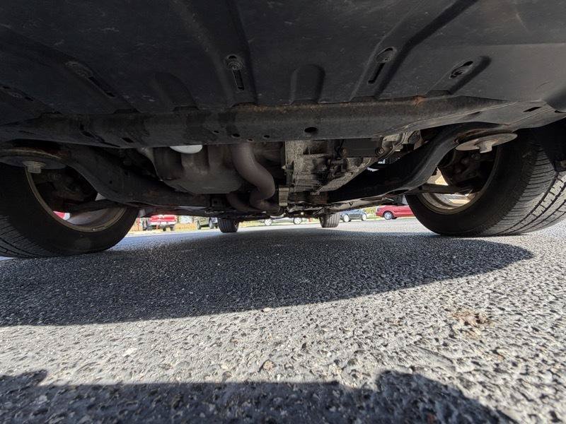 Used 2017 Ford Taurus SE FWD image 25