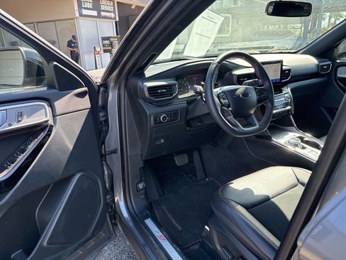 Used 2024 Ford Explorer ST-Line w/ Class IV Trailer Tow Package image 9