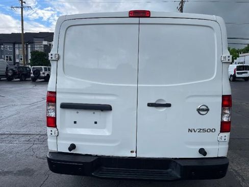 Used 2019 Nissan NV 2500 SV image 8