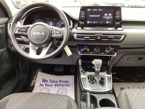 Used 2022 Kia Seltos LX image 30
