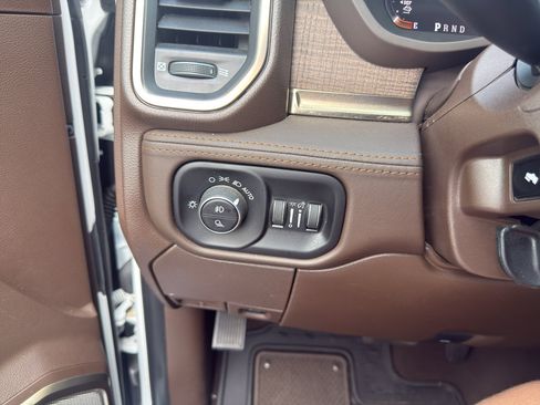 Used 2025 RAM 2500 Limited AWD/4WD image 25