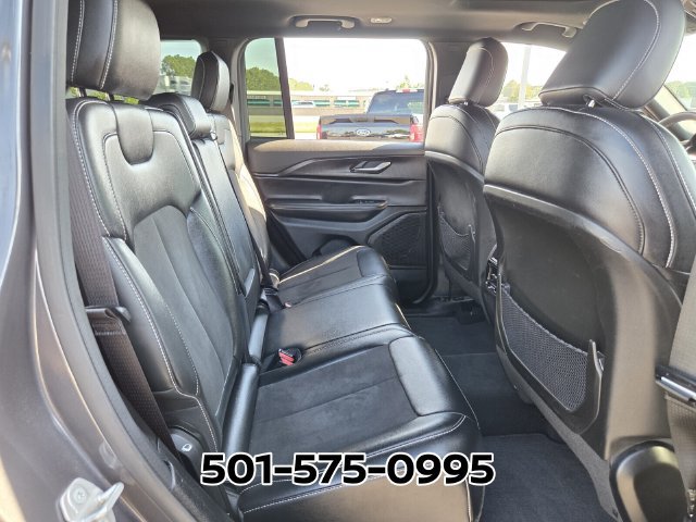 Used 2023 Jeep Grand Cherokee Altitude AWD/4WD image 17