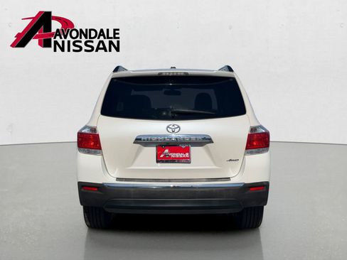 Used 2012 Toyota Highlander Limited w/ Tow Pkg AWD/4WD image 5