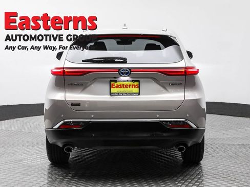 Used 2023 Toyota Venza Limited image 6