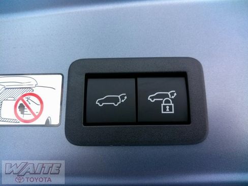 Certified 2026 Toyota Corolla Cross XLE image 27