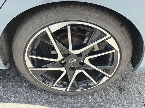 Used 2024 Nissan Sentra SR w/ SR Premium Package FWD image 7