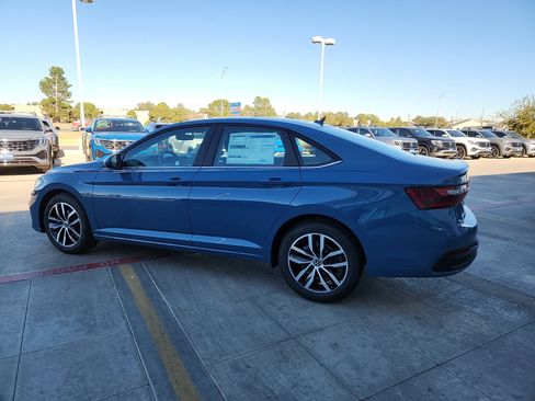 New 2026 Volkswagen Jetta SE image 4