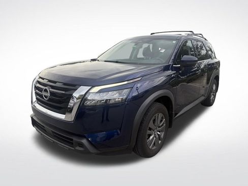 Used 2024 Nissan Pathfinder SV FWD image 3