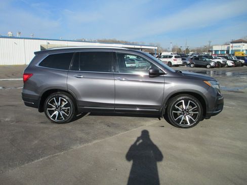 Used 2019 Honda Pilot Touring image 2
