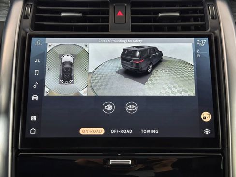 Used 2023 Land Rover Discovery Metropolitan Edition image 49