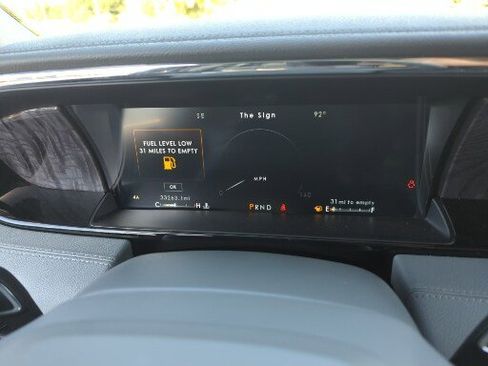 Used 2021 Lincoln Navigator Reserve w/ Luxury Package image 3