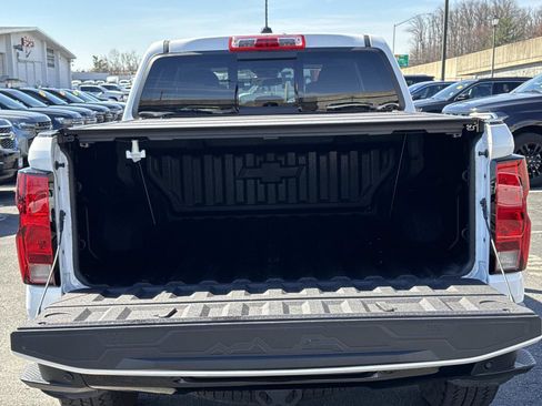 Used 2023 Chevrolet Colorado Trail Boss w/ Technology Package image 16