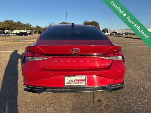 Used 2022 Hyundai Elantra Limited image 6