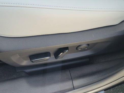 New 2025 Mitsubishi Outlander SE image 26