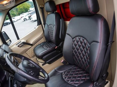 Used 2016 Mercedes-Benz Sprinter 2500 image 4