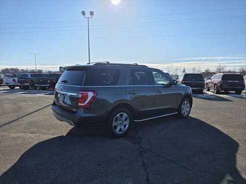 Used 2020 Ford Expedition XLT w/ Equipment Group 202A AWD/4WD image 4