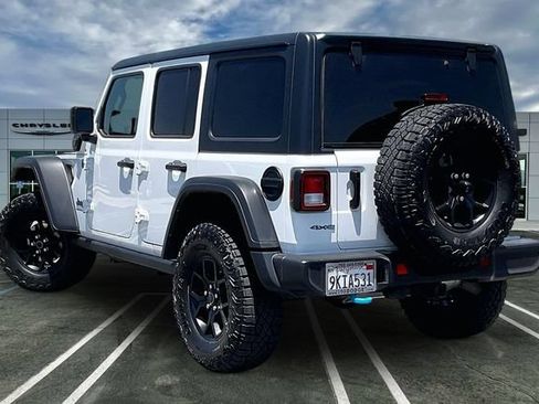 Used 2024 Jeep Wrangler Unlimited AWD/4WD image 10