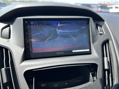 Used 2015 Ford Focus SE image 16