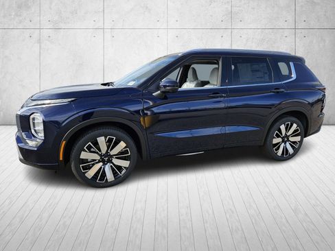 New 2026 Mitsubishi Outlander SEL image 3