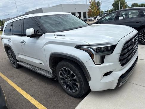 Used 2023 Toyota Sequoia Limited w/ Tow Technology Package AWD/4WD image 3